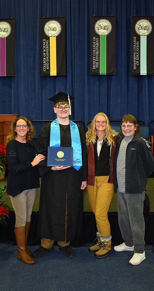 withConnor-Lynn-Shelby-Nanna_graduation91_sm